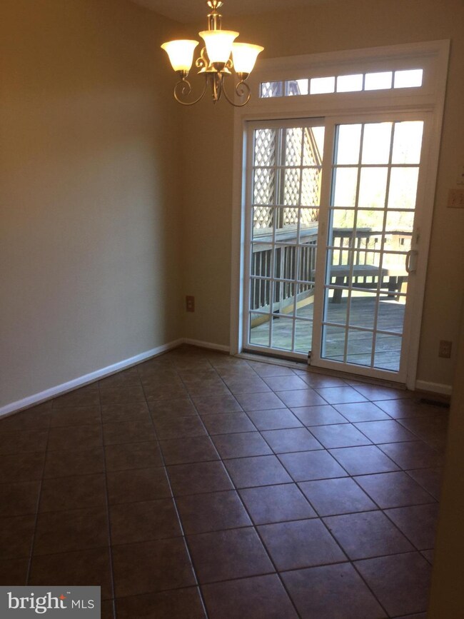 2512 Short Putt Ct, Crofton, MD 21114 - photo 7