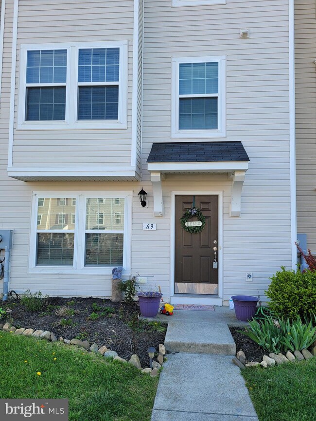 69 Private, Bunker Hill, WV 25413 - photo 2