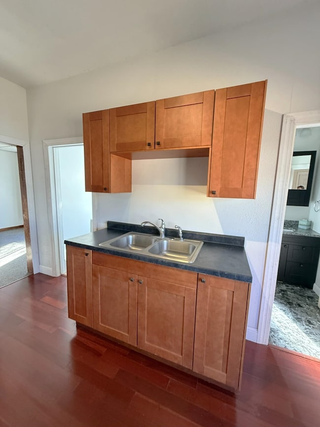 415 N 3rd St, Estherville, IA 51334 - photo 3