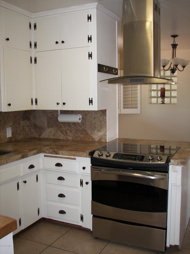 Stainless stove and vent hood