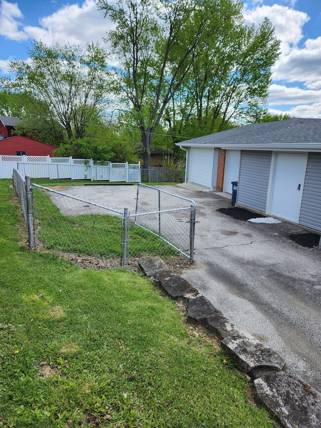 429 Cherry St, Beech Grove, IN 46107 - photo 6