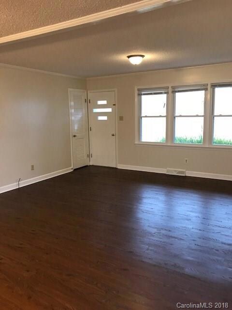 141 Victoria Dr, Statesville, NC 28625 - photo 2