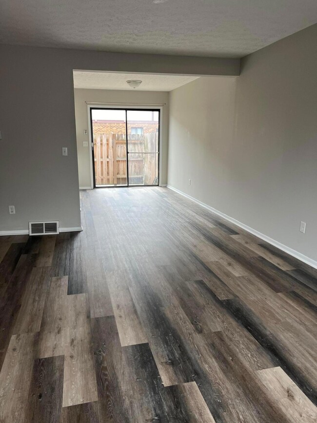 Dining area 1