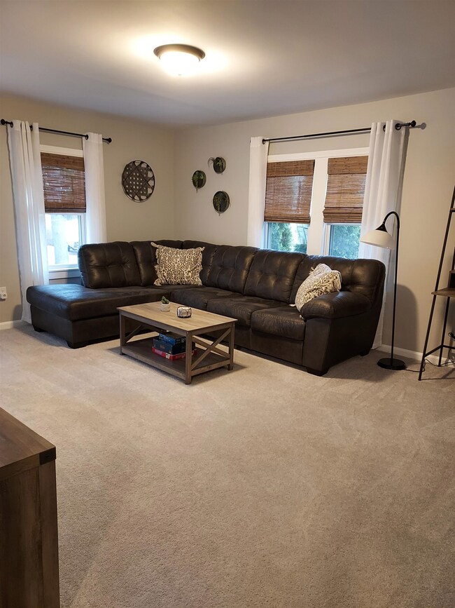 13 State St, Rochester, NH 03867 - photo 4