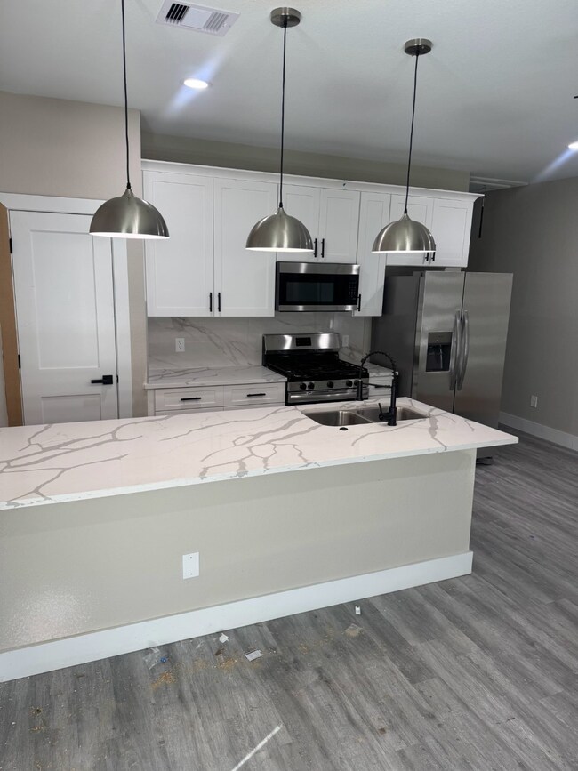 7811 Sandra St unit B, Houston, TX 77016 - photo 5