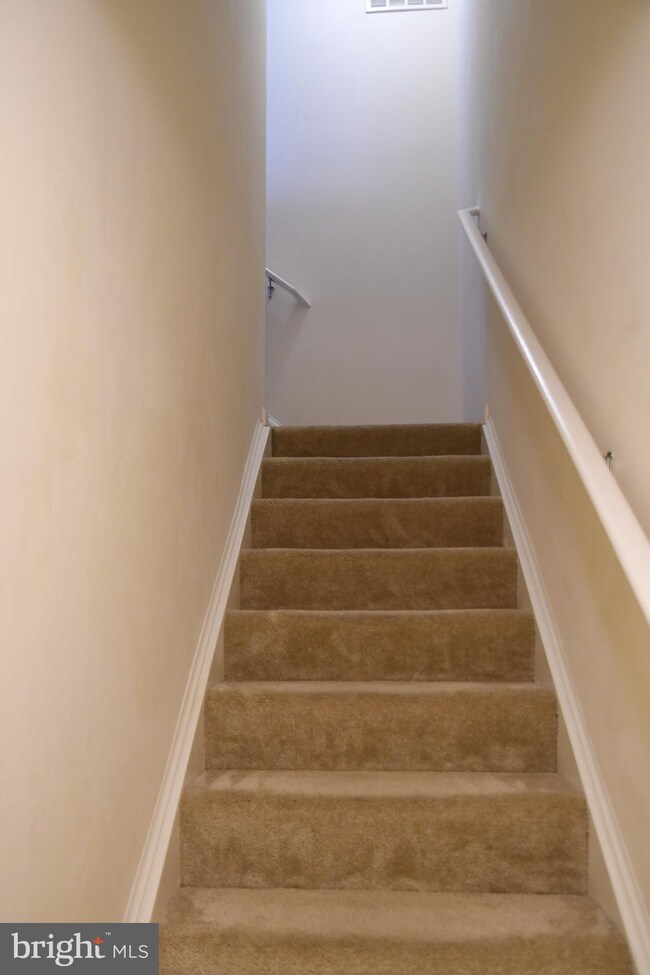 12827 Gate Rail Rd, Clarksburg, MD 20871 - photo 2