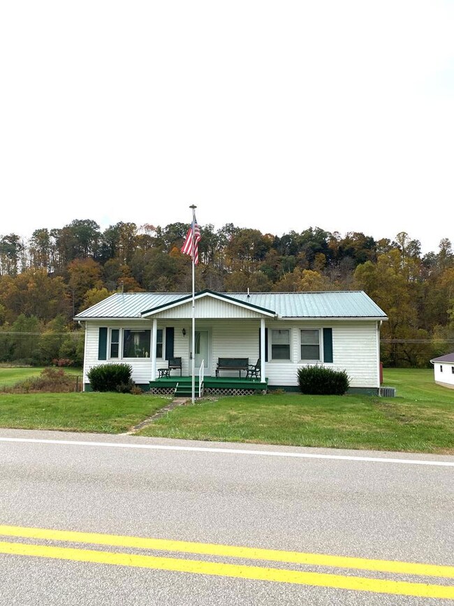 39 Friendly Landing, Sistersville, WV 26175