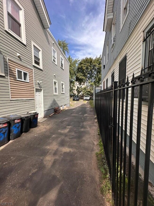 87 Lyons Ave unit 89, Newark, NJ 07112 - photo 2