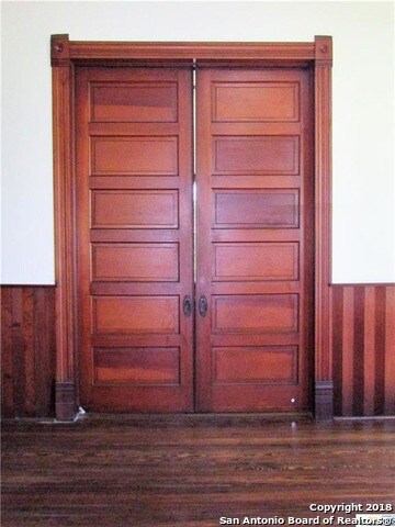 402 E Pine St, Seguin, TX 78155 - photo 7