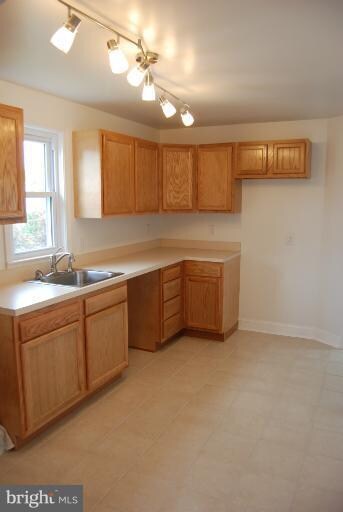 208 Fourth Ave, Halethorpe, MD 21227 - photo 7