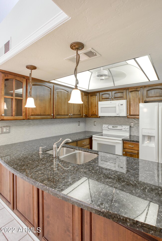 7810 S Kachina Dr, Tempe, AZ 85284 - photo 6