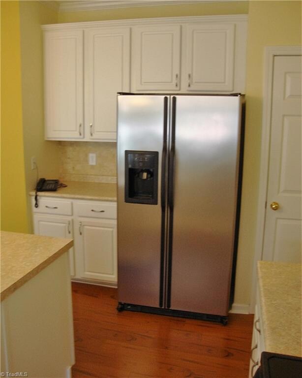 Stainless refrigerator STAYS!