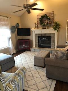 719 Meadow Ln, Raymore, MO 64083 - photo 2