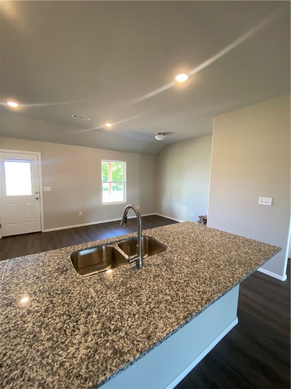 942 Patricia Ln, Elkins, AR 72727 - photo 5