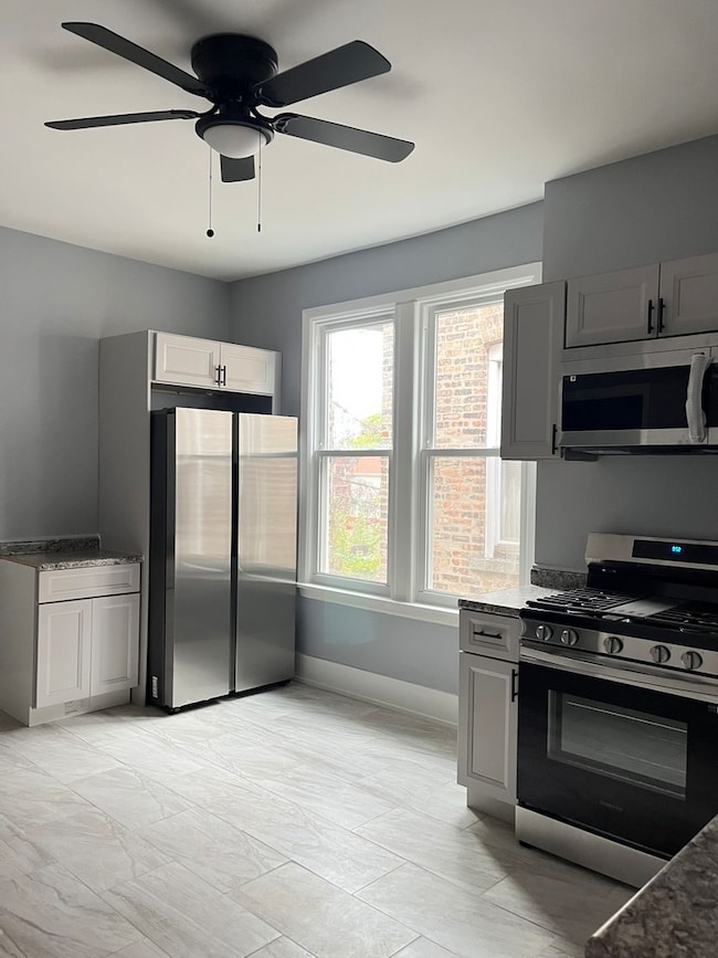 3821 W Fillmore St unit 1R, Chicago, IL 60624 - photo 2