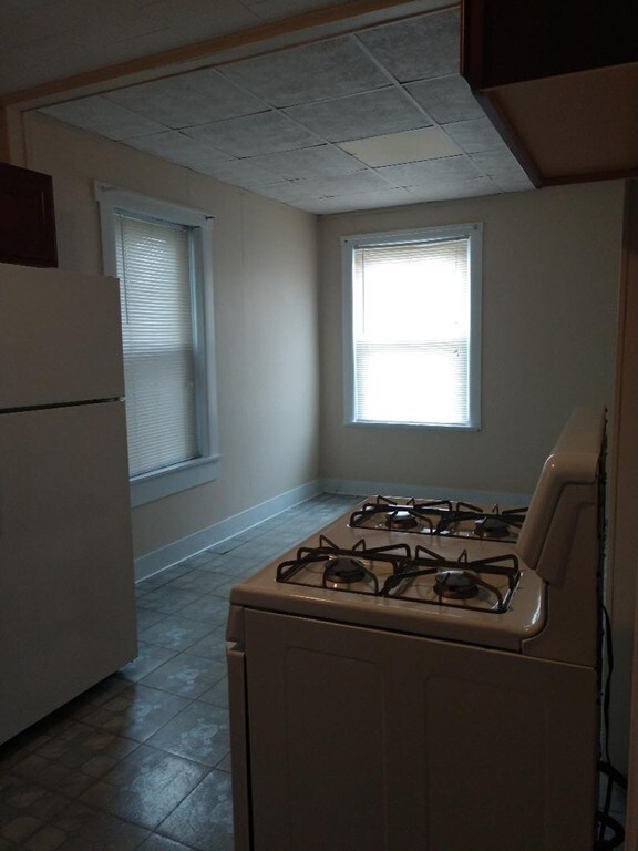1253 N High St unit 1, Fall River, MA 02720 - photo 4