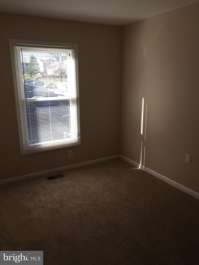 10393 Dylan Place unit 29, Manassas, VA 20109 - photo 6