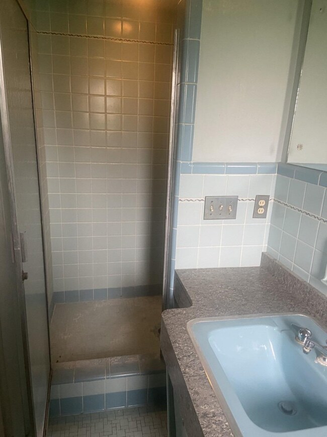 3669 Poole Rd, Groesbeck, OH 45251 - photo 7