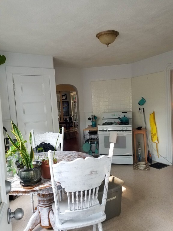 18 Whitney St unit 1, Saugus, MA 01906 - photo 4