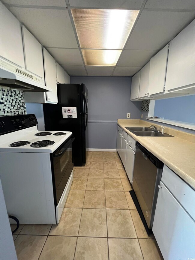 217 N Myrtle St, Myrtle Beach, SC 29577 - photo 4