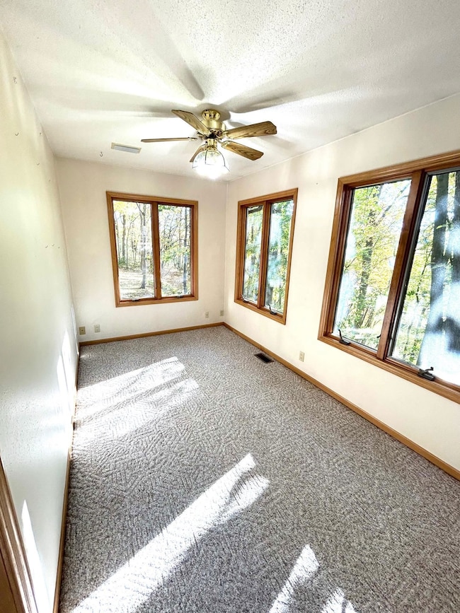 2362 Woodridge Rd, Decorah, IA 52101 - photo 3