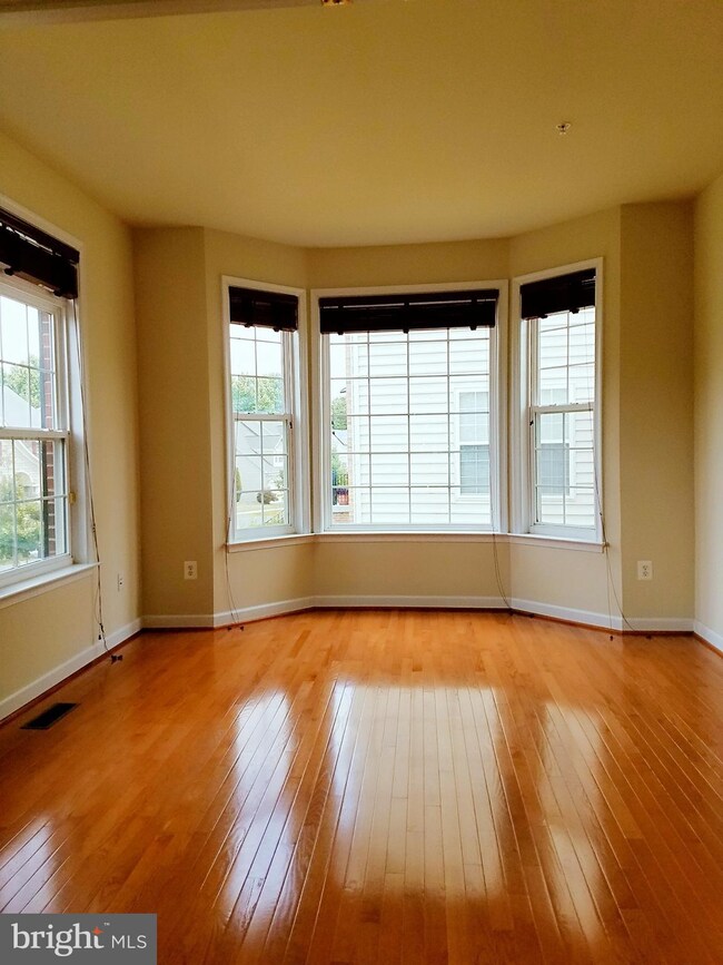 23118 Timber Creek Ln, Clarksburg, MD 20871 - photo 5