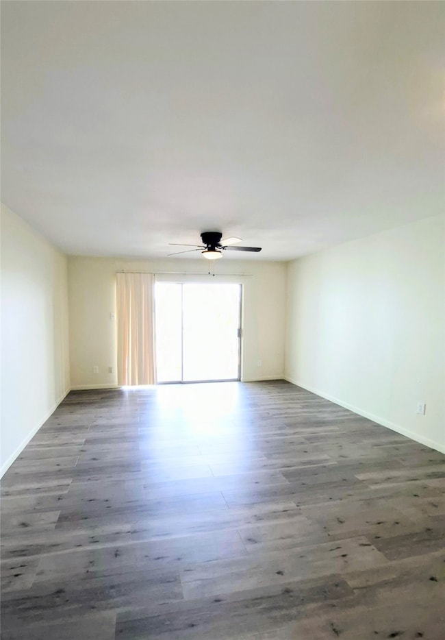 500 Tiki Dr unit 107B, Galveston, TX 77554 - photo 4