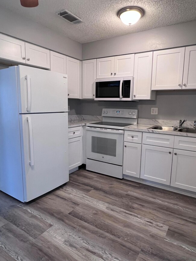 2467 Mercury Dr, Cocoa, FL 32926 - photo 4