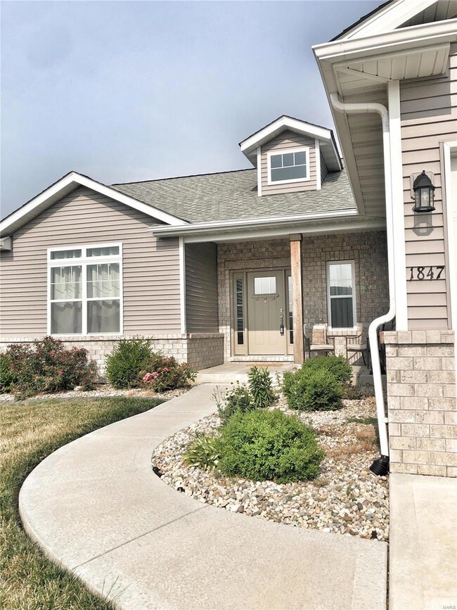 1847 Crimson Oak Dr, Maryville, IL 62062 - photo 2