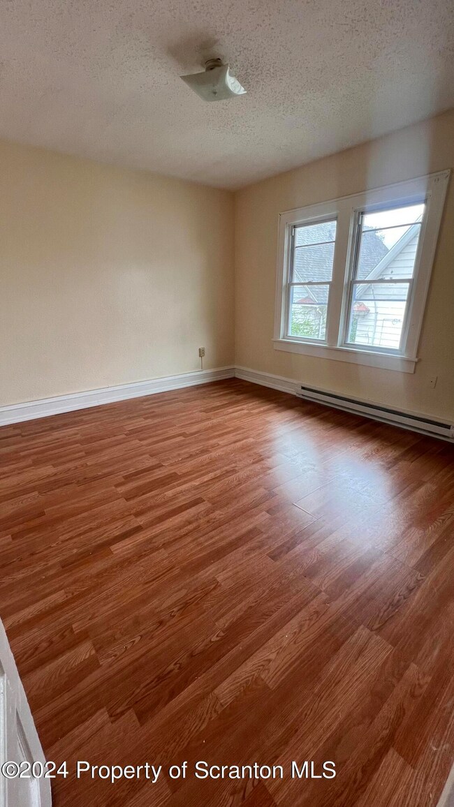 904 Ash St unit 2nd Floor, Scranton, PA 18510 - photo 7