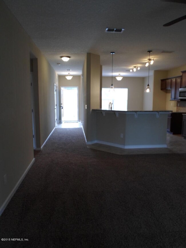 2841 Circle Cir E, Jacksonville, FL 32216 - photo 4