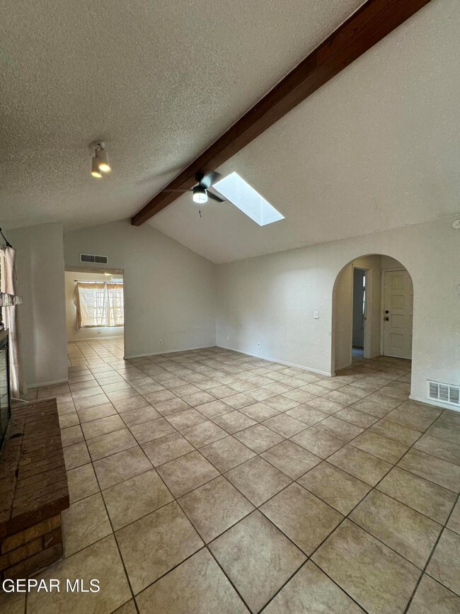 386 Mccune Rd unit A, El Paso, TX 79915 - photo 5