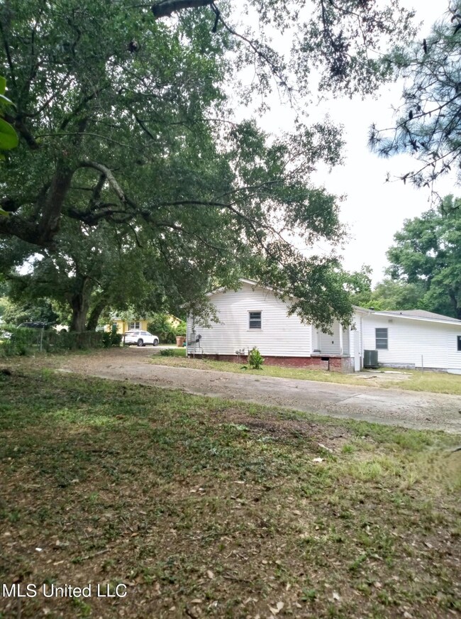 side 2 blvd