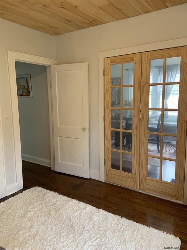 32 Swartson Ct, Albany, NY 12209 - photo 7