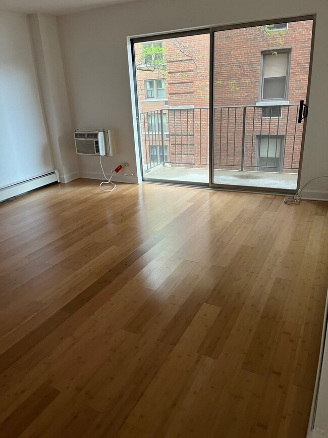 Ridgeview Tower unit 306, Evanston, IL 60201 - photo 4