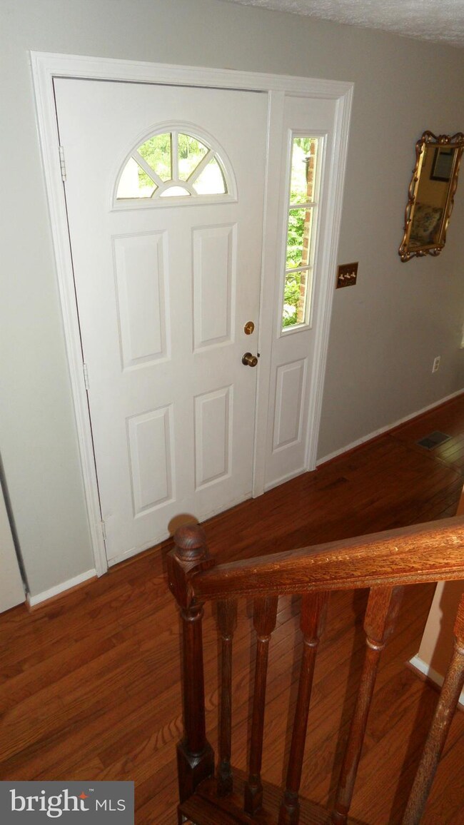 10700 Wayfarer Rd, Germantown, MD 20876 - photo 3