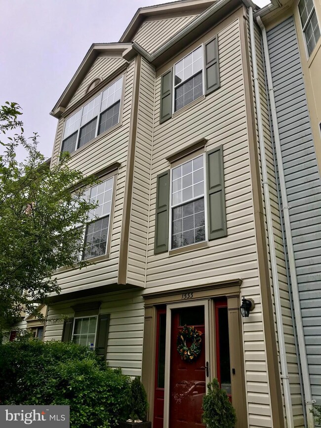 1533 Ashburnham Dr, Crofton, MD 21114 - photo 3