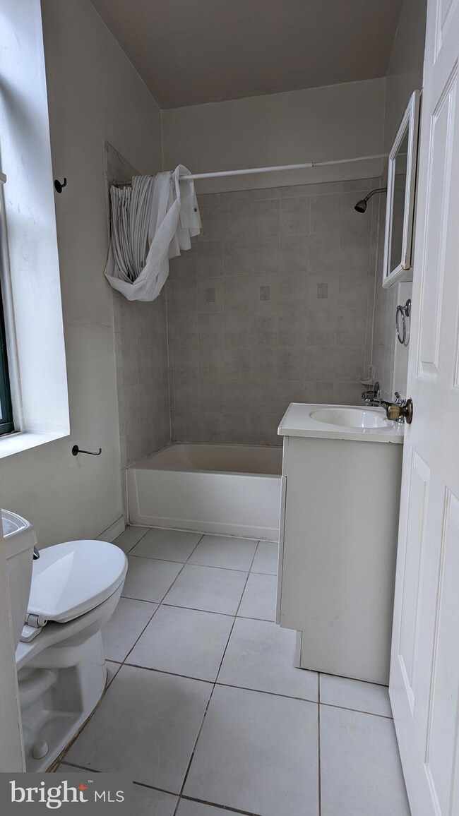 2362 N Front St unit 2, Philadelphia, PA 19133 - photo 4