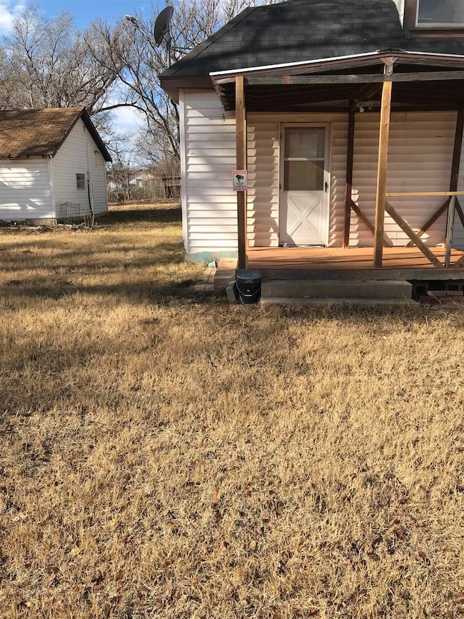 1023 Lawson Ave, Beaver, OK 73932 - photo 4