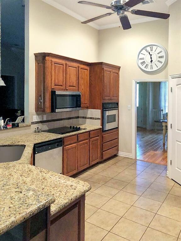 201 Forest Creek Cir, Weatherford, TX 76088 - photo 3