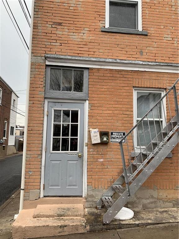 311 N Fulton St unit 2, Allentown, PA 18102 - photo 2