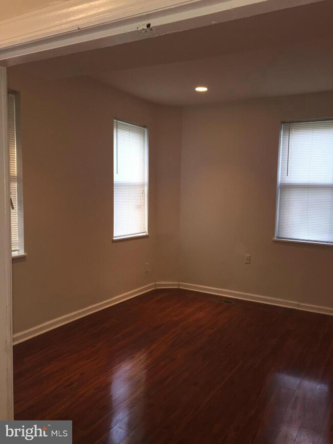 4105 Fairview Ave, Baltimore, MD 21216 - photo 6