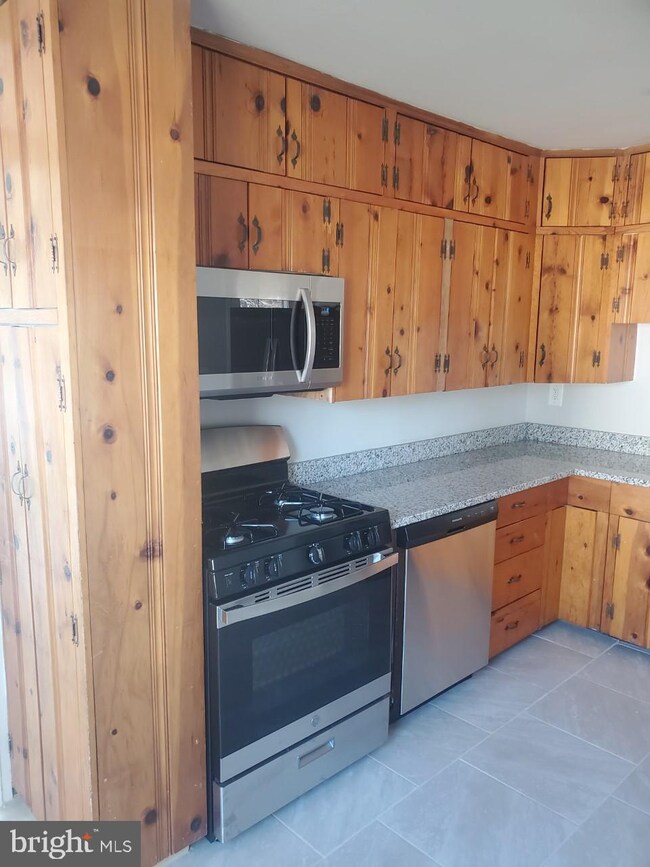 9306 Vaughn Place, Lanham, MD 20706 - photo 3