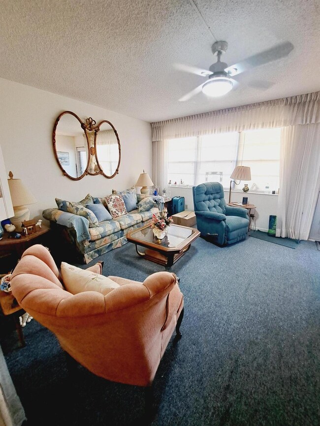 4 Windsor A, West Palm Beach, FL 33417 - photo 3