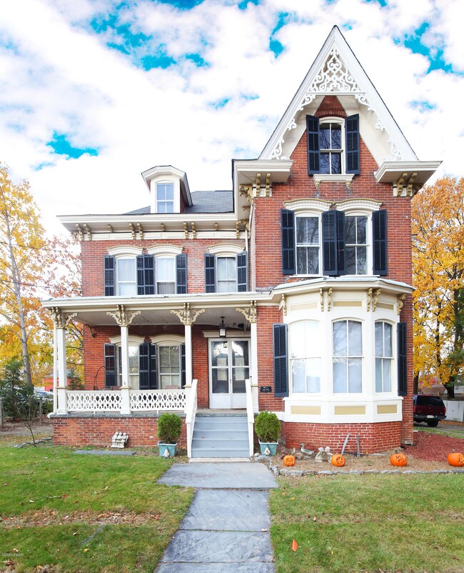 110 E Catharine St, Milford, PA 18337 - photo 3