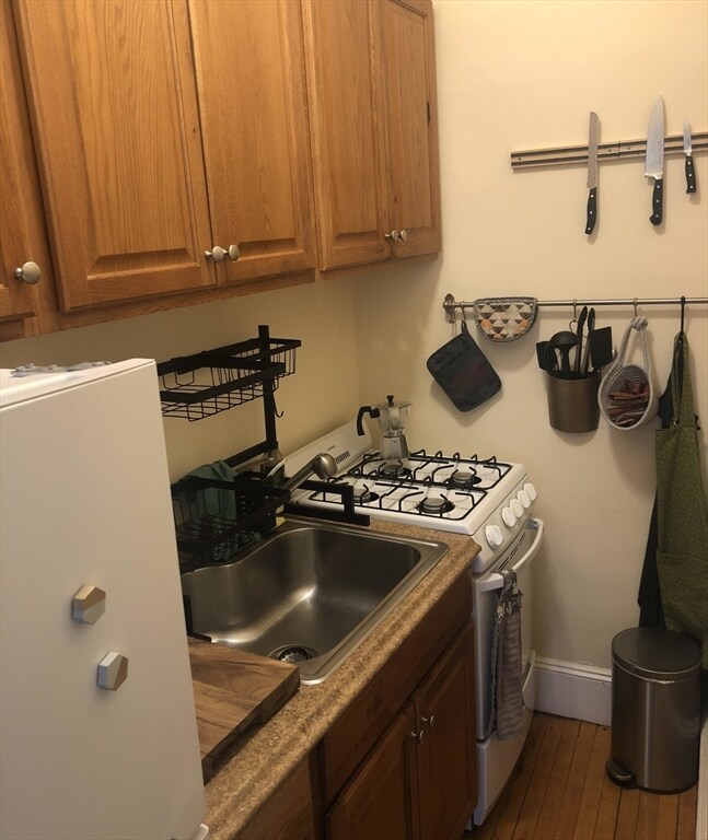 124 Summer St unit 3, Somerville, MA 02143 - photo 2