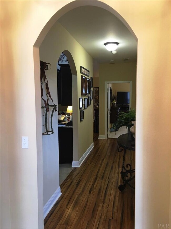 Bamboo flooring is resplendent in the foyer!
