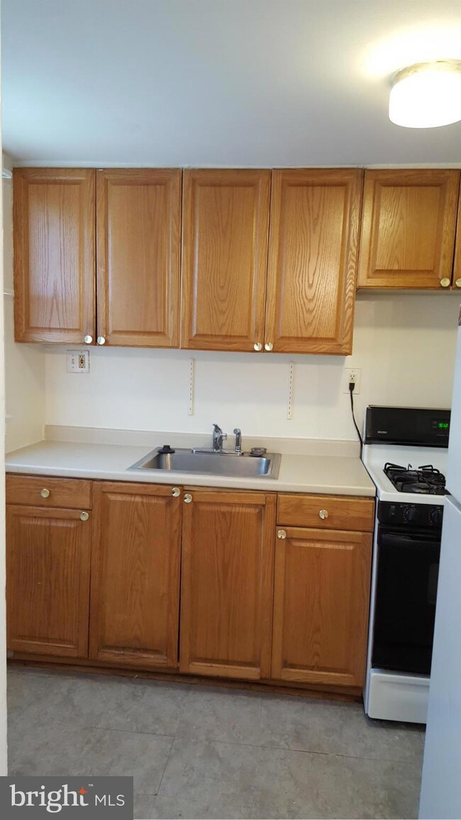 3829 28th Ave unit 24, Temple Hills, MD 20748 - photo 5