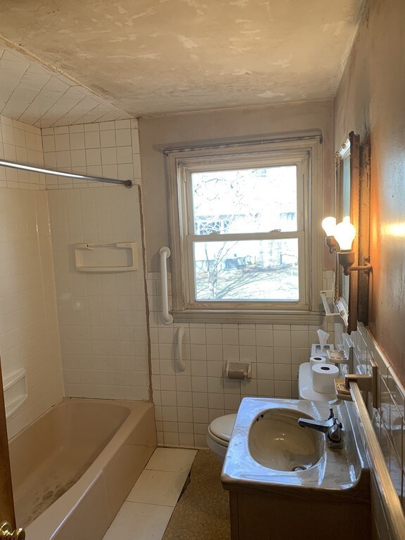 370 Center St, Randolph, MA 02368 - photo 5