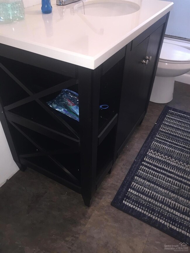 910 NE 8th St, Bend, OR 97701 - photo 7